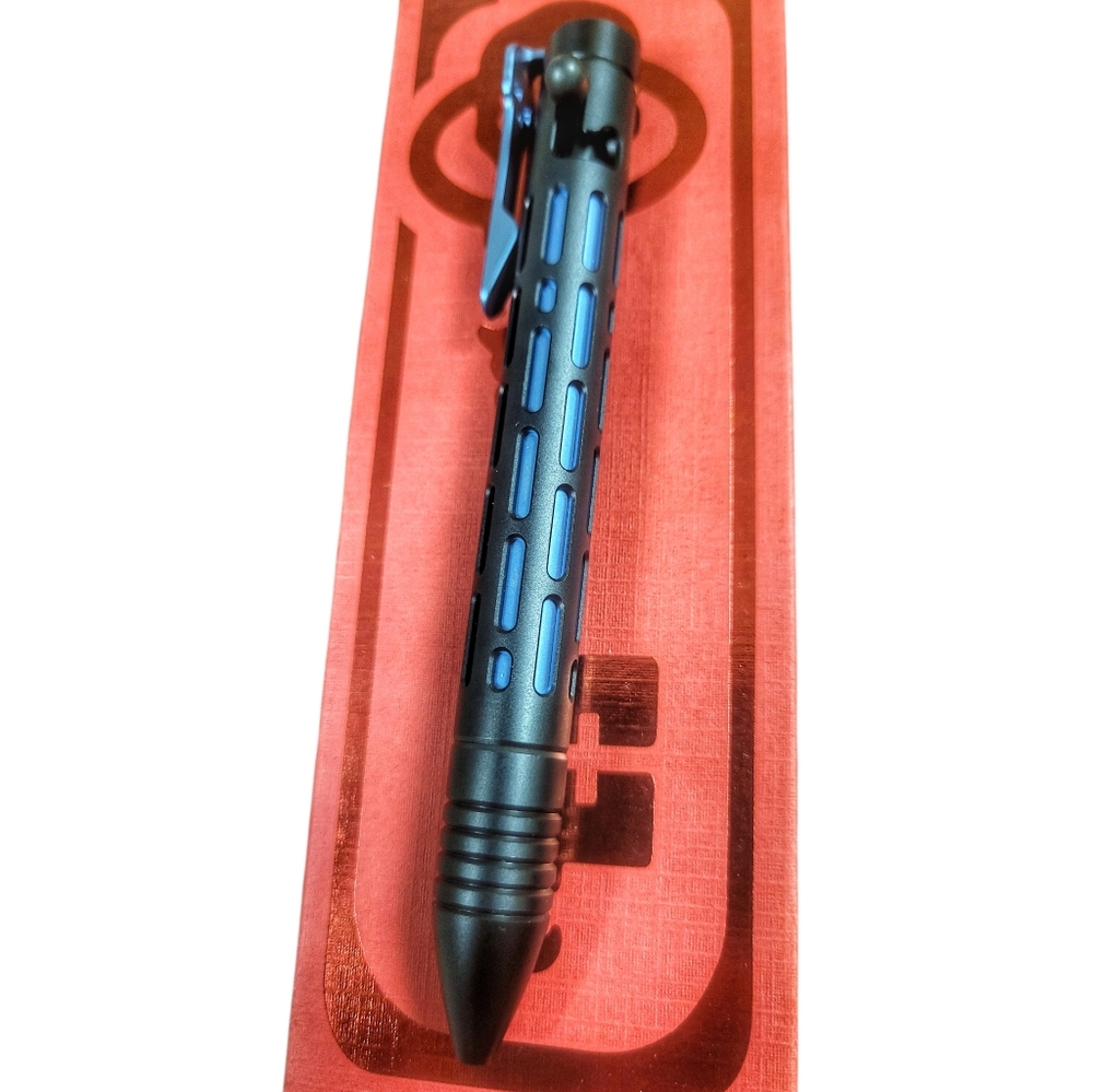 Chaves Knives // Vertical Lines Clicker Pen // Exclusive Black & Blue Ano - Picture 11 of 16
